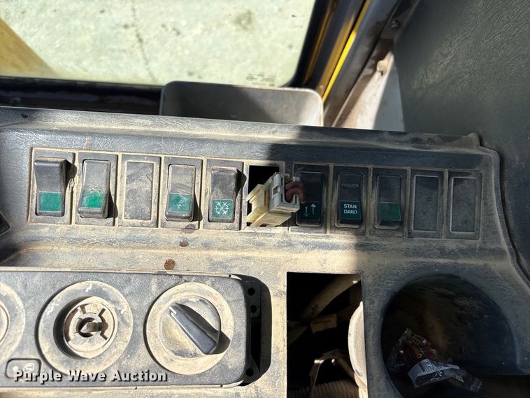 image for item EU7483 Hyundai 160D-7E forklift