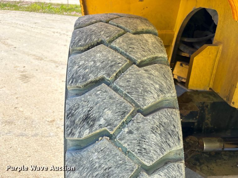 image for item EU7483 Hyundai 160D-7E forklift