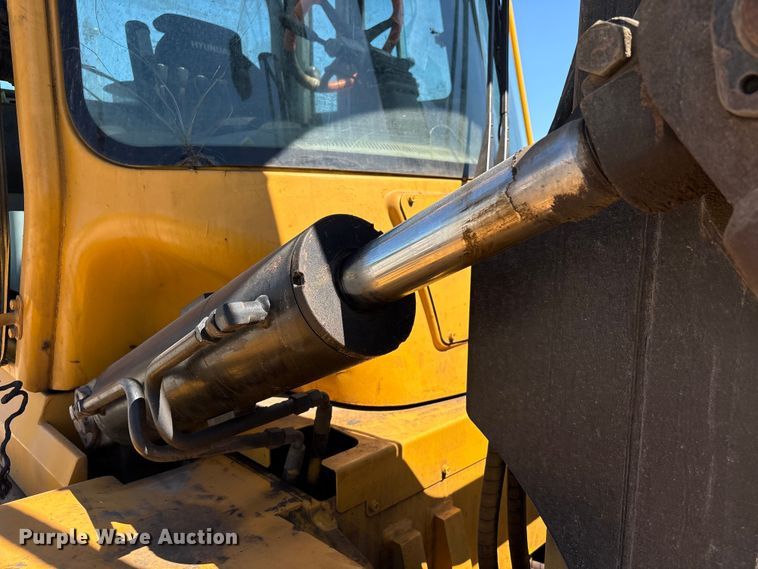 image for item EU7484 Hyundai 160D-7E forklift