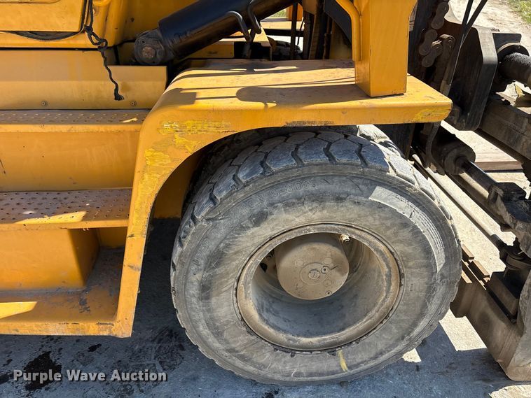 image for item EU7484 Hyundai 160D-7E forklift