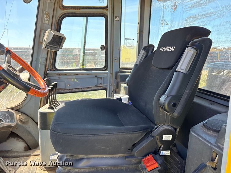 image for item EU7484 Hyundai 160D-7E forklift