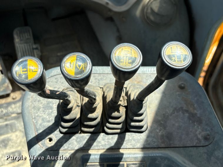 image for item EU7484 Hyundai 160D-7E forklift