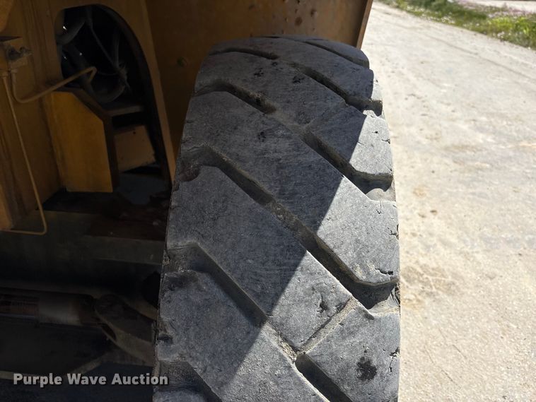 image for item EU7484 Hyundai 160D-7E forklift