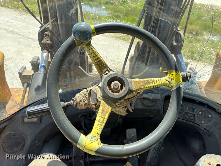 image for item EU7485 Hyundai 160D-7E forklift