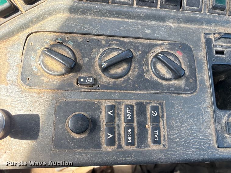 image for item EU7485 Hyundai 160D-7E forklift