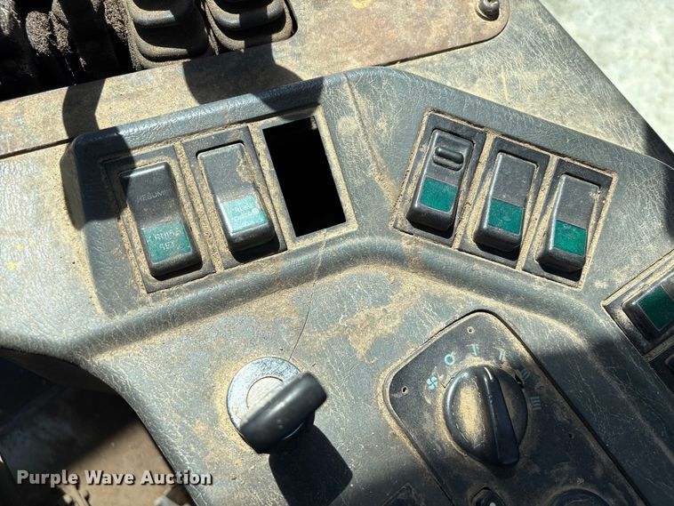 image for item EU7485 Hyundai 160D-7E forklift