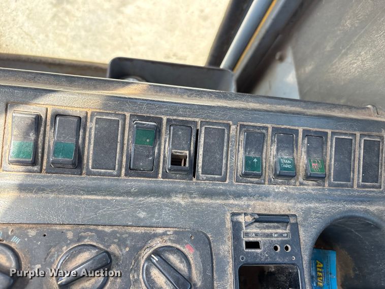 image for item EU7485 Hyundai 160D-7E forklift