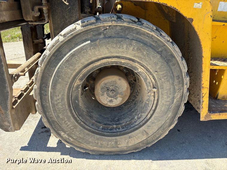 image for item EU7485 Hyundai 160D-7E forklift