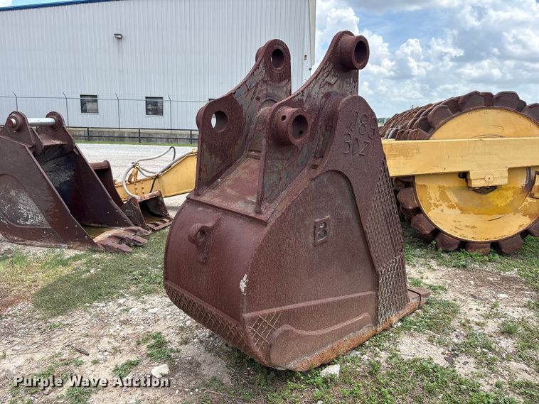 image for item EU7496 32