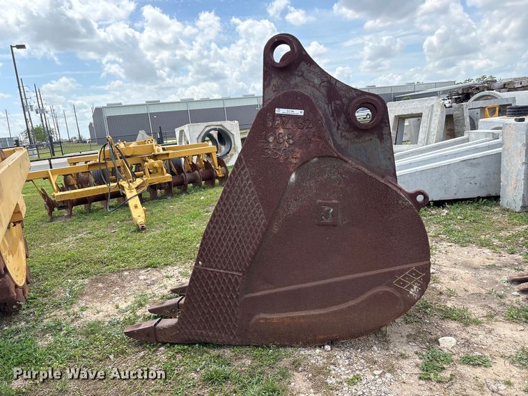 image for item EU7496 32