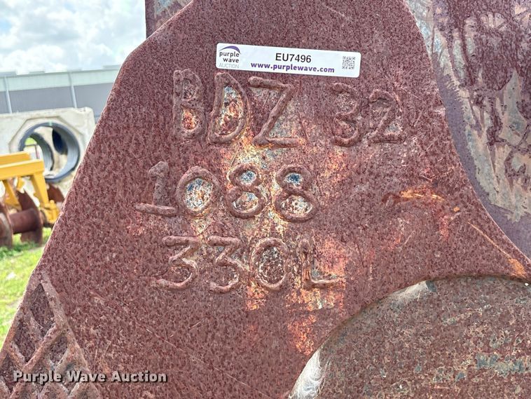 image for item EU7496 32