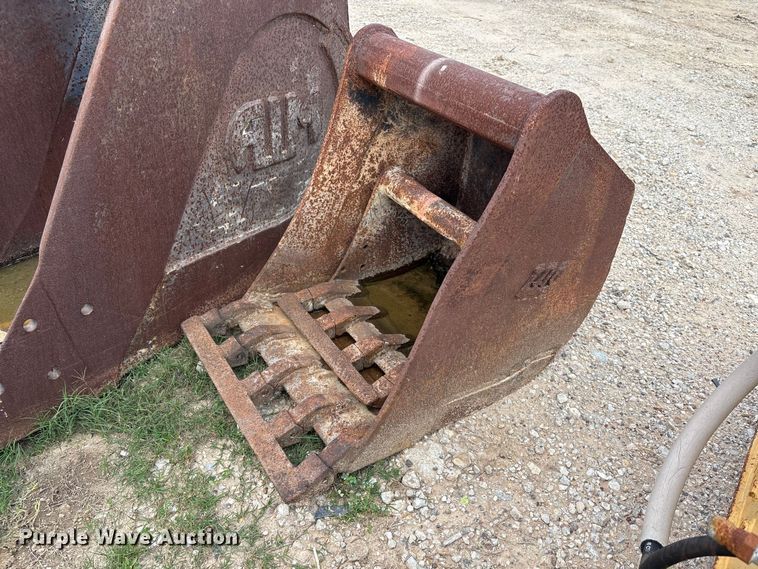 image for item EU7497 (3) buckets