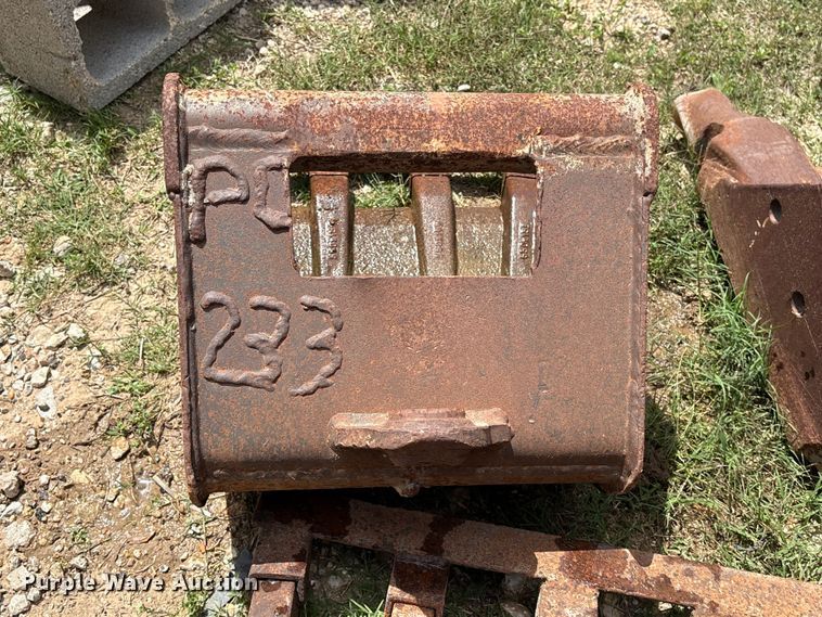 image for item EU7497 (3) buckets