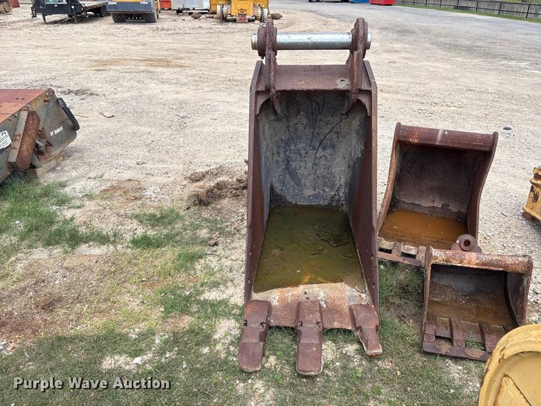 image for item EU7497 (3) buckets