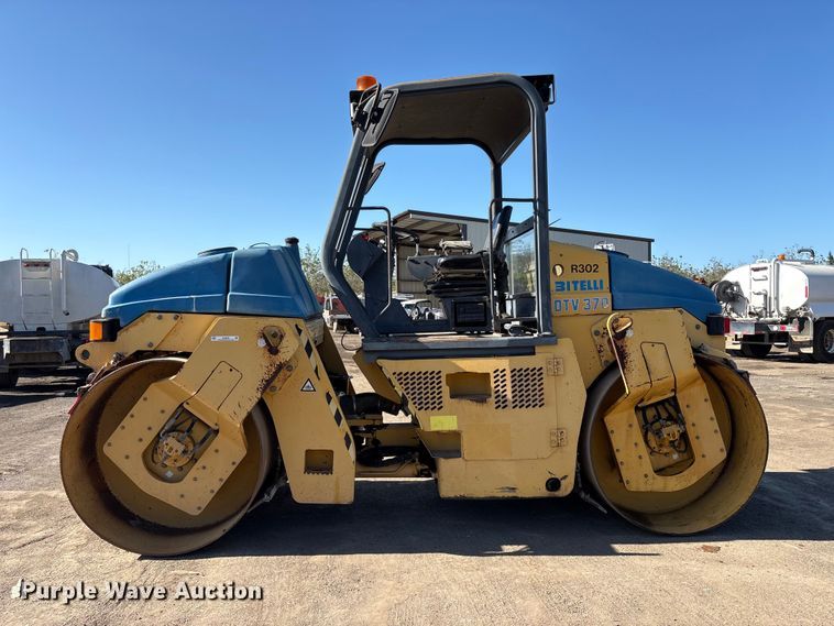 image for item EU8628 2001 Bitelli DTV 370 double drum vibratory roller