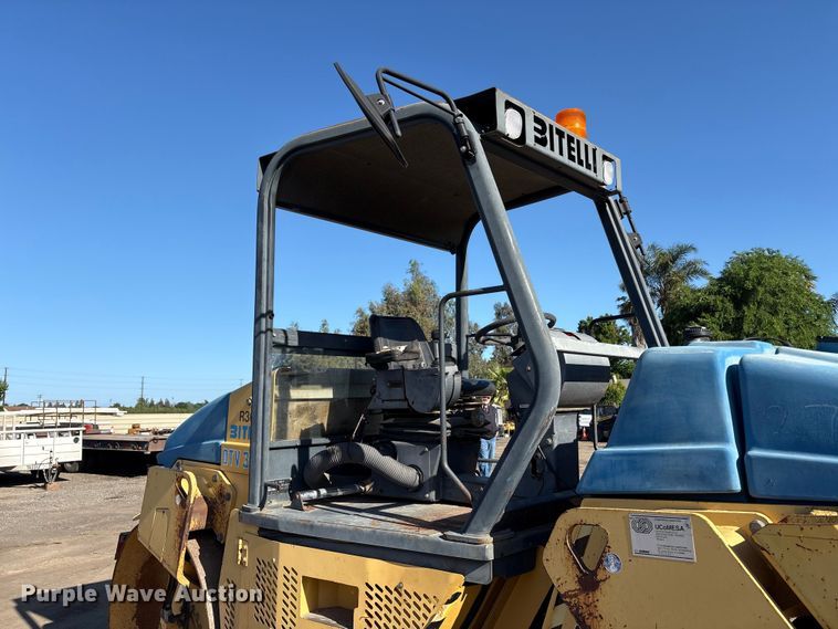 image for item EU8628 2001 Bitelli DTV 370 double drum vibratory roller