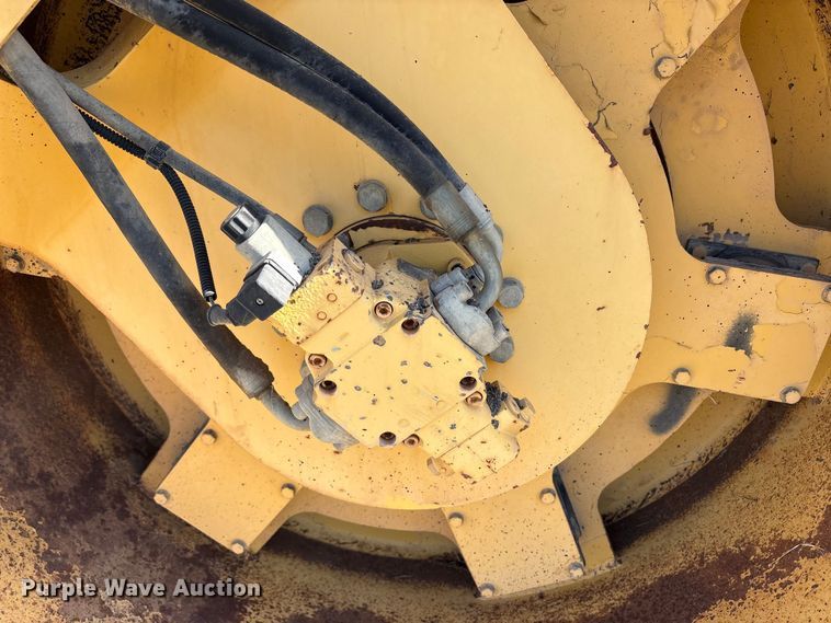 image for item EU8628 2001 Bitelli DTV 370 double drum vibratory roller