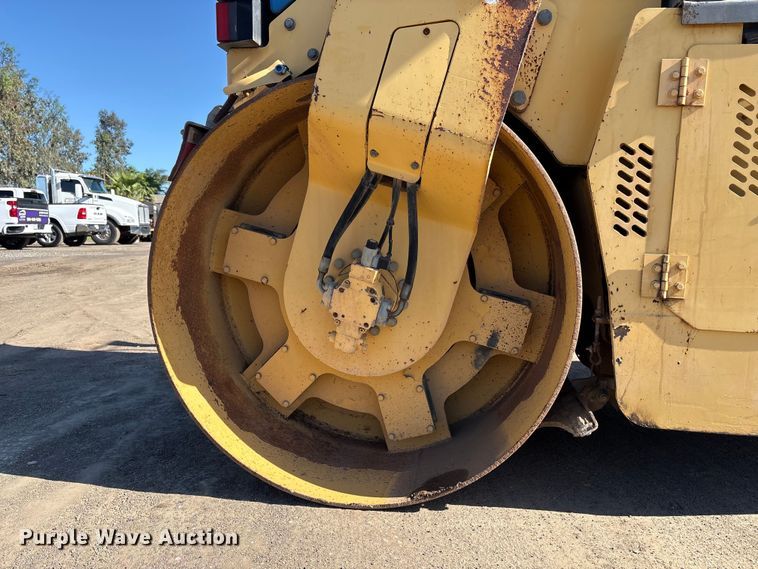 image for item EU8628 2001 Bitelli DTV 370 double drum vibratory roller