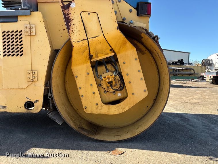 image for item EU8628 2001 Bitelli DTV 370 double drum vibratory roller