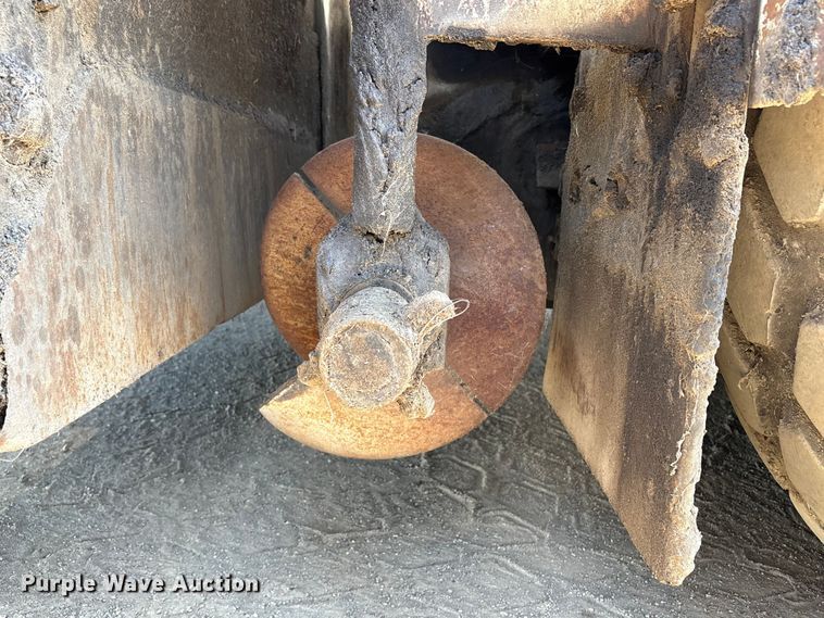 image for item EU8629 1996 Cedarapids CR551 paver