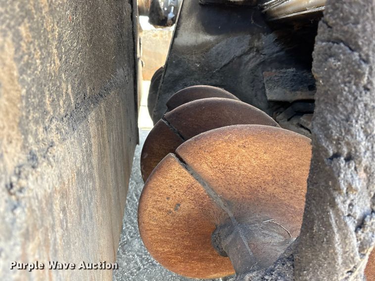 image for item EU8629 1996 Cedarapids CR551 paver