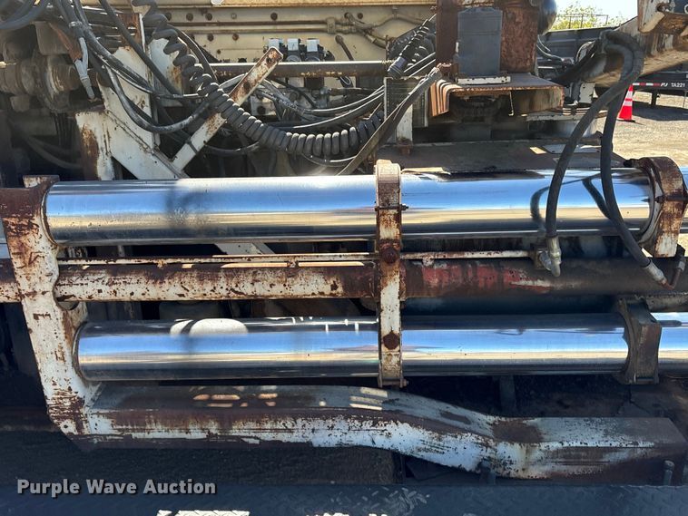 image for item EU8629 1996 Cedarapids CR551 paver