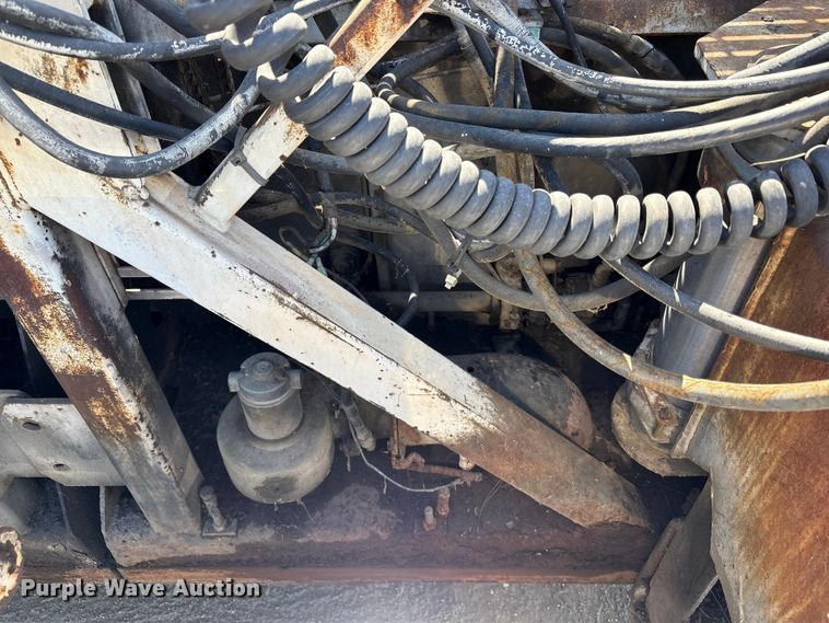 image for item EU8629 1996 Cedarapids CR551 paver