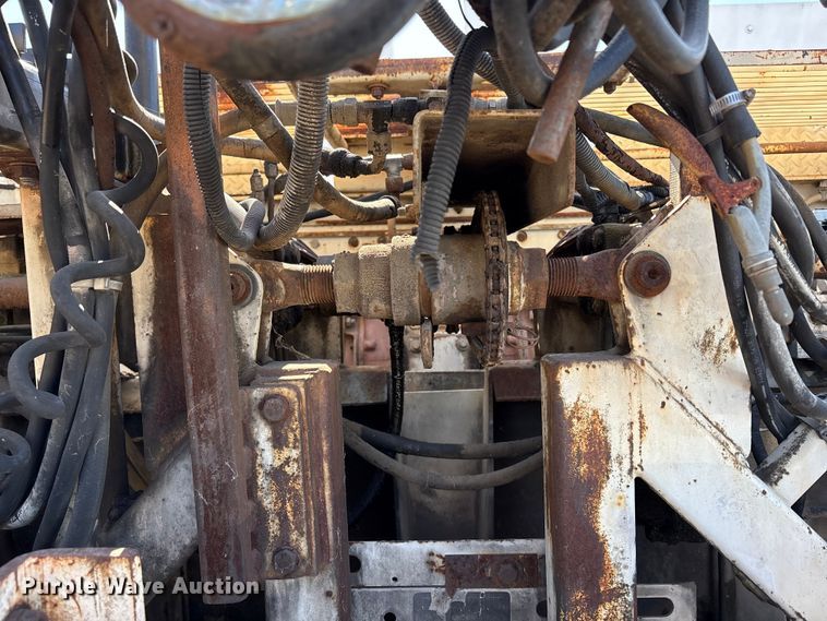 image for item EU8629 1996 Cedarapids CR551 paver