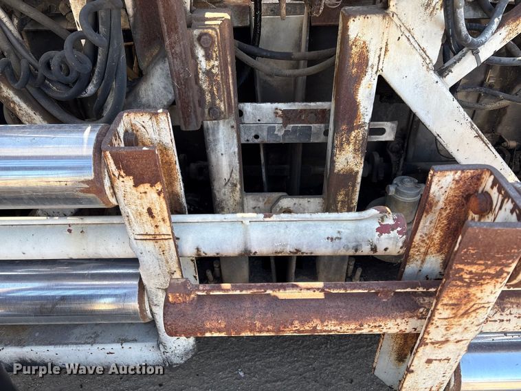 image for item EU8629 1996 Cedarapids CR551 paver