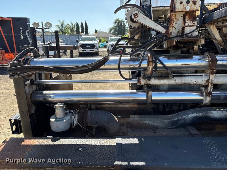 image for item EU8629 1996 Cedarapids CR551 paver