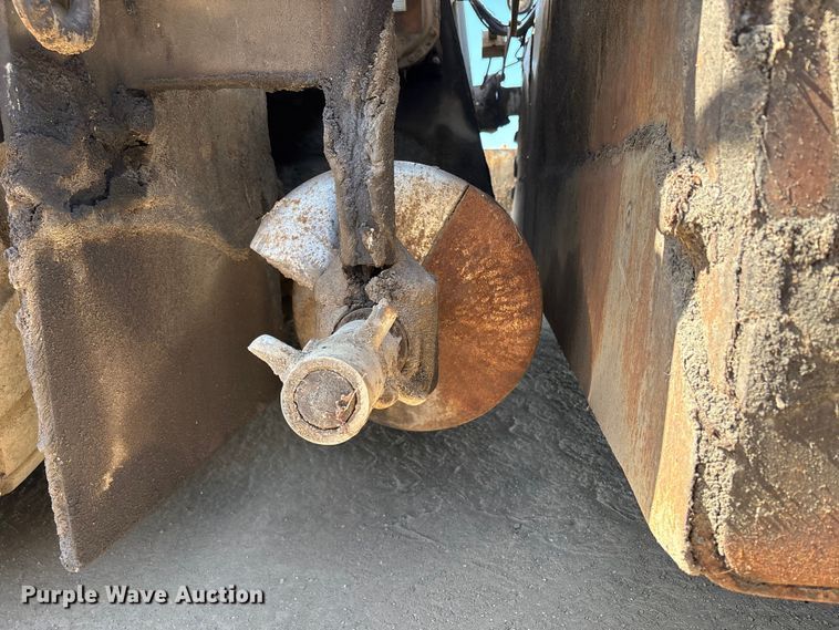 image for item EU8629 1996 Cedarapids CR551 paver