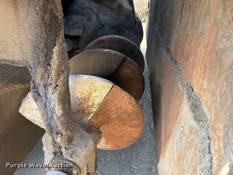 image for item EU8629 1996 Cedarapids CR551 paver