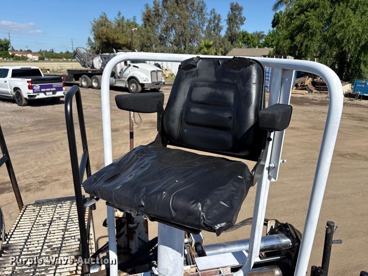 image for item EU8629 1996 Cedarapids CR551 paver