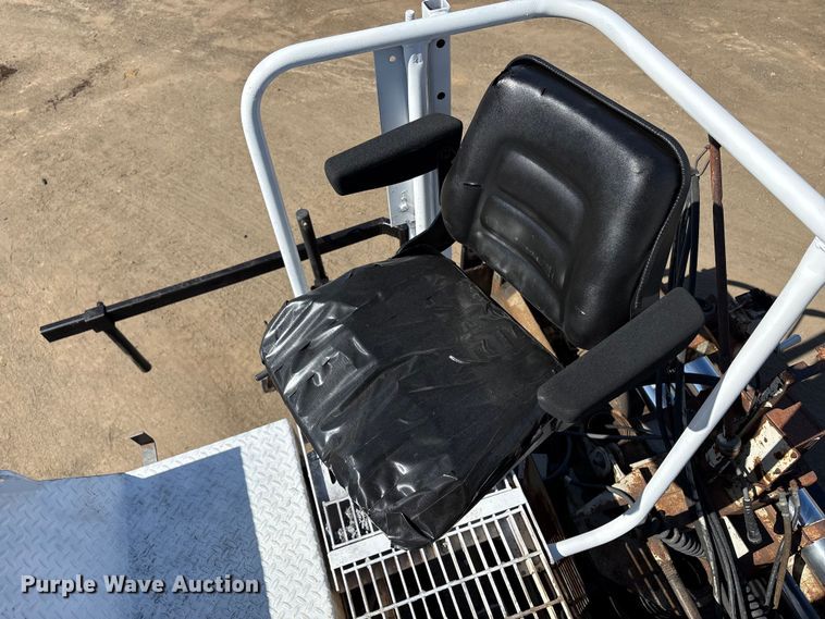 image for item EU8629 1996 Cedarapids CR551 paver