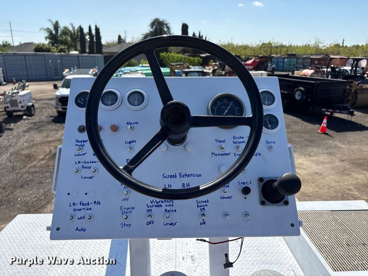 image for item EU8629 1996 Cedarapids CR551 paver