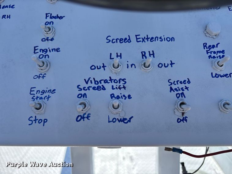 image for item EU8629 1996 Cedarapids CR551 paver