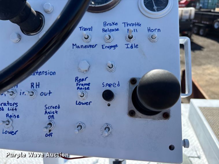 image for item EU8629 1996 Cedarapids CR551 paver