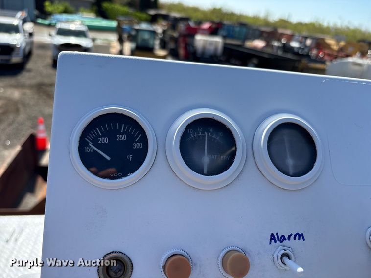 image for item EU8629 1996 Cedarapids CR551 paver