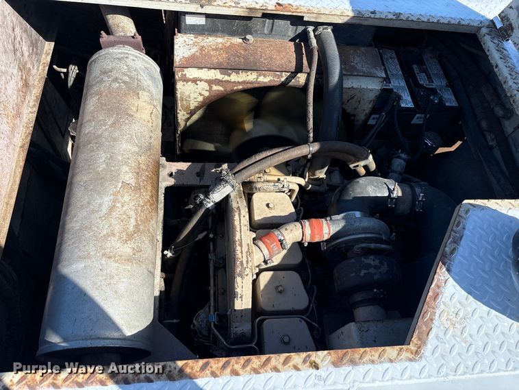 image for item EU8629 1996 Cedarapids CR551 paver