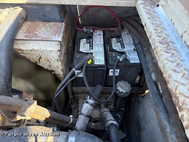 image for item EU8629 1996 Cedarapids CR551 paver