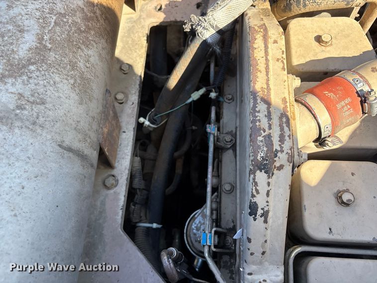 image for item EU8629 1996 Cedarapids CR551 paver