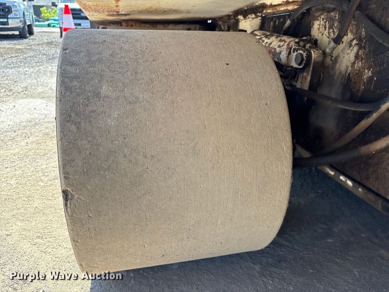 image for item EU8629 1996 Cedarapids CR551 paver