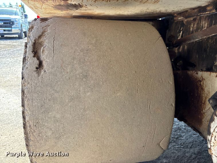 image for item EU8629 1996 Cedarapids CR551 paver