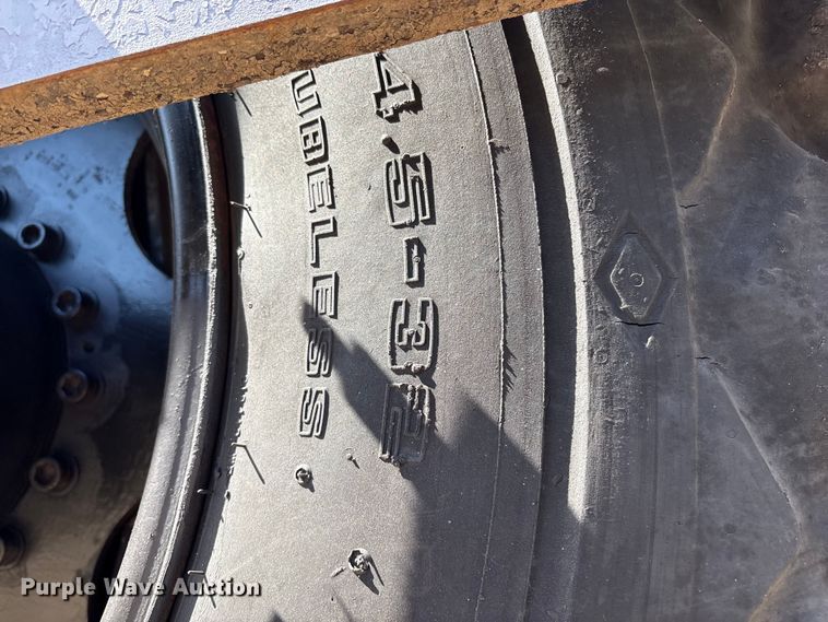 image for item EU8629 1996 Cedarapids CR551 paver