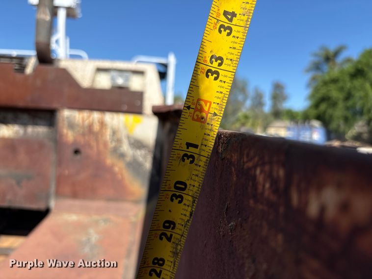 image for item EU8629 1996 Cedarapids CR551 paver