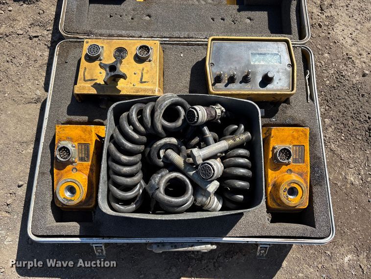 image for item EU8629 1996 Cedarapids CR551 paver