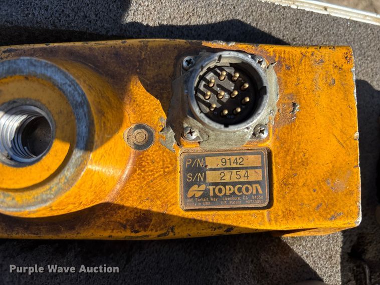 image for item EU8629 1996 Cedarapids CR551 paver