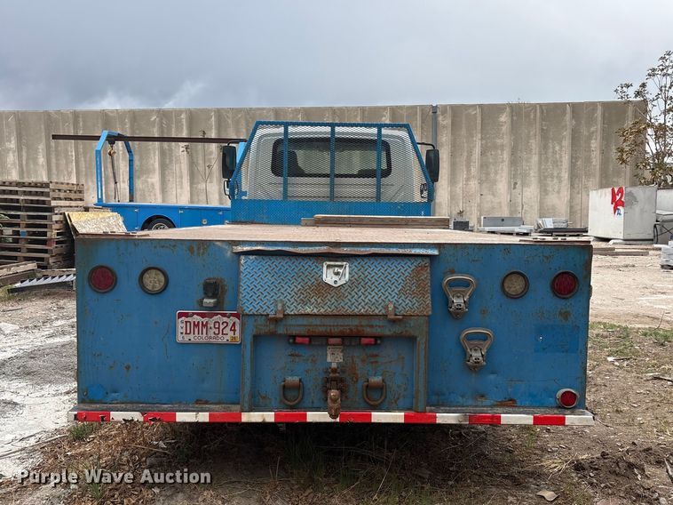 image for item EU8643 2004 International 4300 flatbed truck