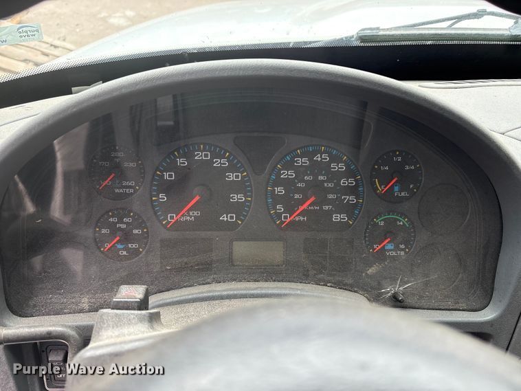 image for item EU8643 2004 International 4300 flatbed truck