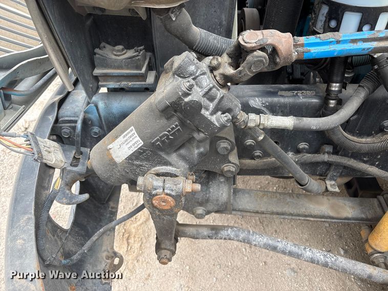 image for item EU8643 2004 International 4300 flatbed truck